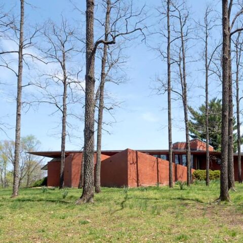 Frank Lloyd Wright House in Ebsworth Park - STL Arts